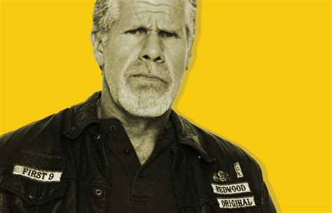 how did clay morrow's father die.